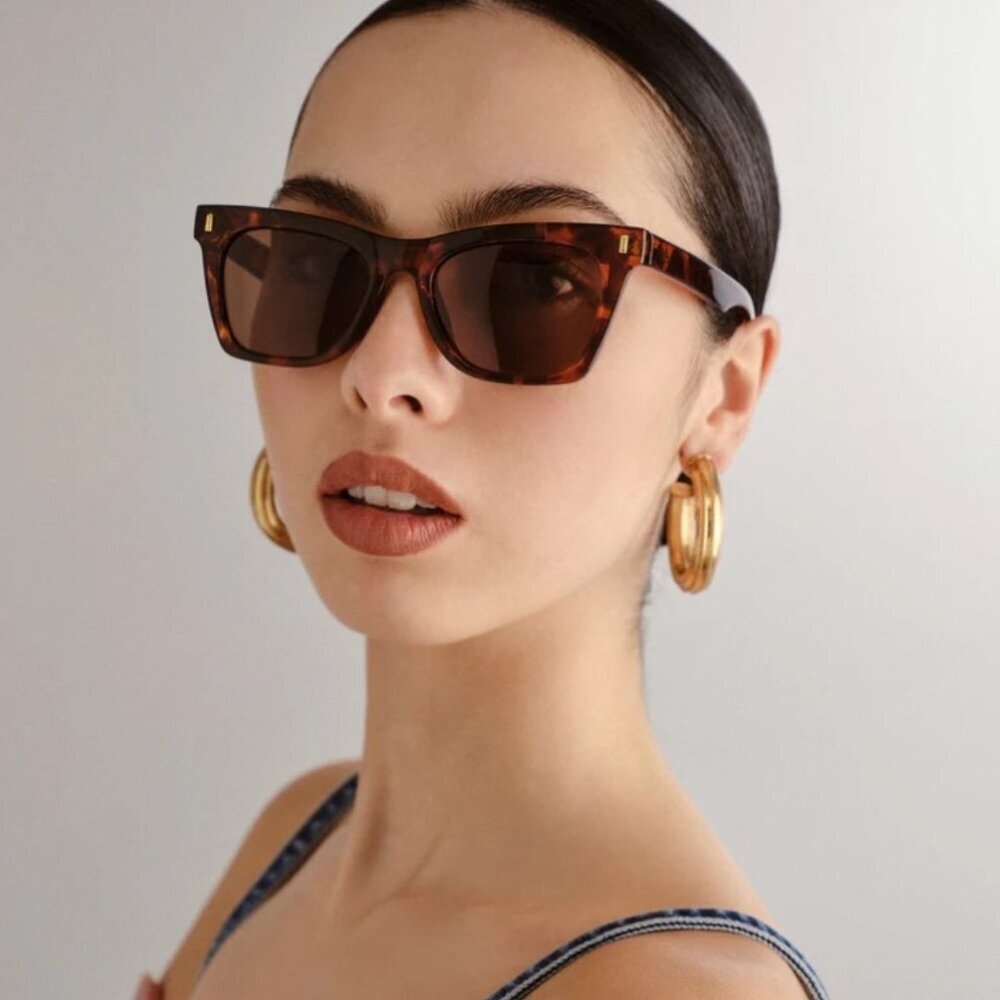 AIRE Bellatrix Dark Tort Cat Eye Sunglasses Brown Polarized Women’s NWT
